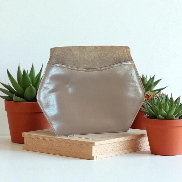 Frenchy of California made in the USA sued and Leather with crossbody strap - Picture 2 of 4